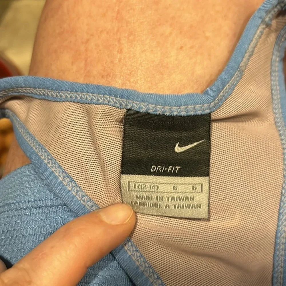 Nike Women’s Blue Built in Bra Racerback Athletic Tank Size Large‎
